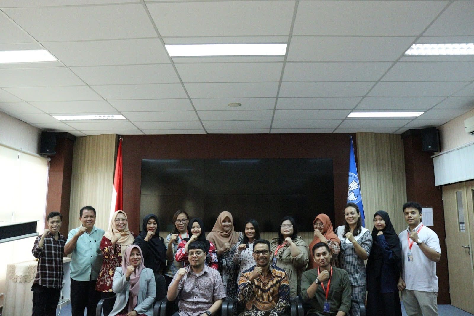Benchmarking Lembaga Penjaminan Mutu ST Bhinneka Dan Badan Penjaminan Mutu Politeknik Medan